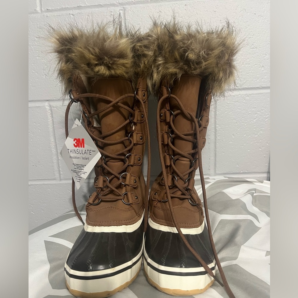 Brand new size 8.5 woman’s winter boots!